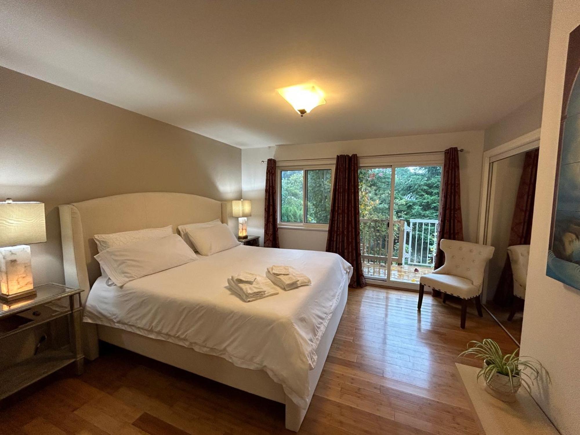 North Nanaimo Gem - Garden-View Room With Private Ensuite 외부 사진